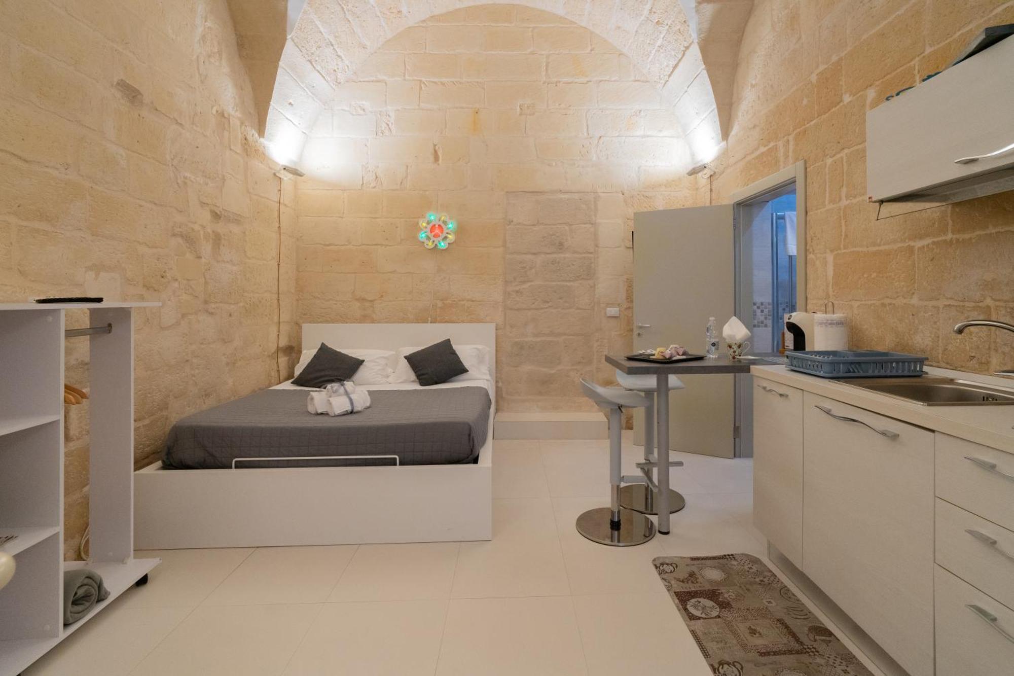 Essential Suite By Dimora Barocca Lecce Exterior foto